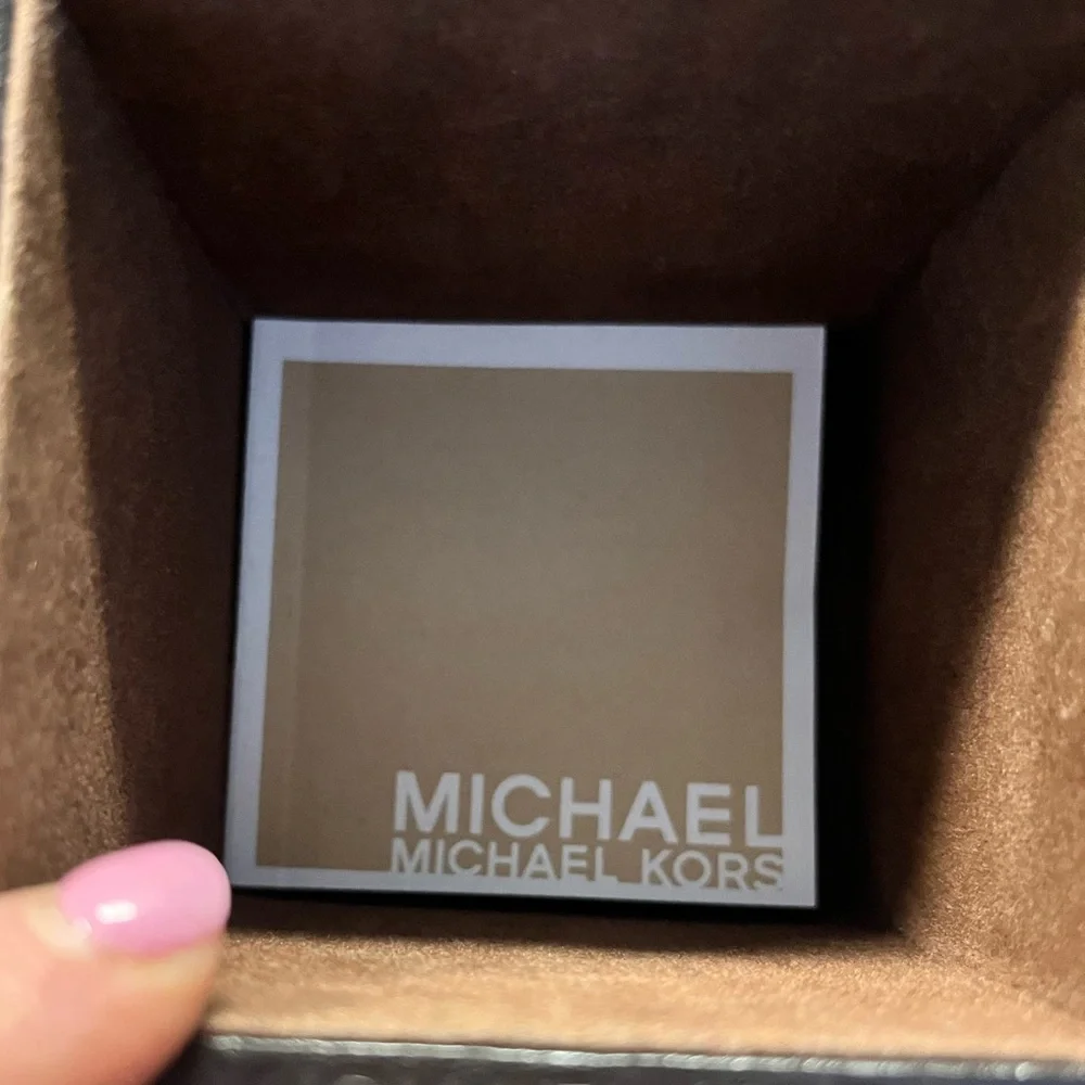 MK WATCH - Picture 4 of 7